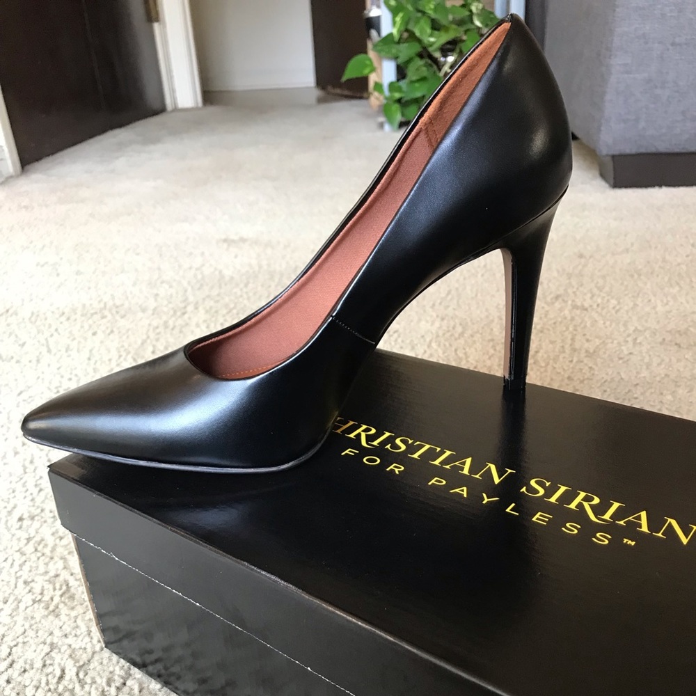 Black pumps size 9